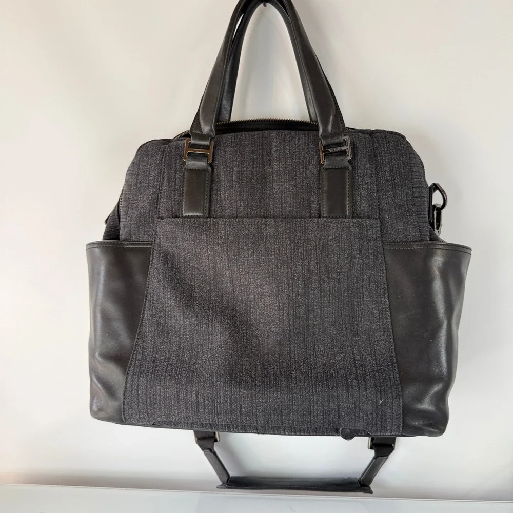 Tumi Beacon Hill Smith Jetsetter Bag Mens L Grey Black Leather Briefcase 68550SL